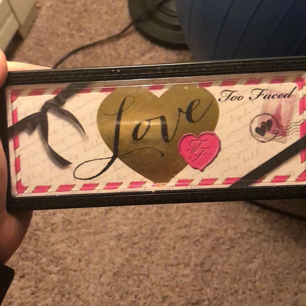 Too faced eyeshadow palette
